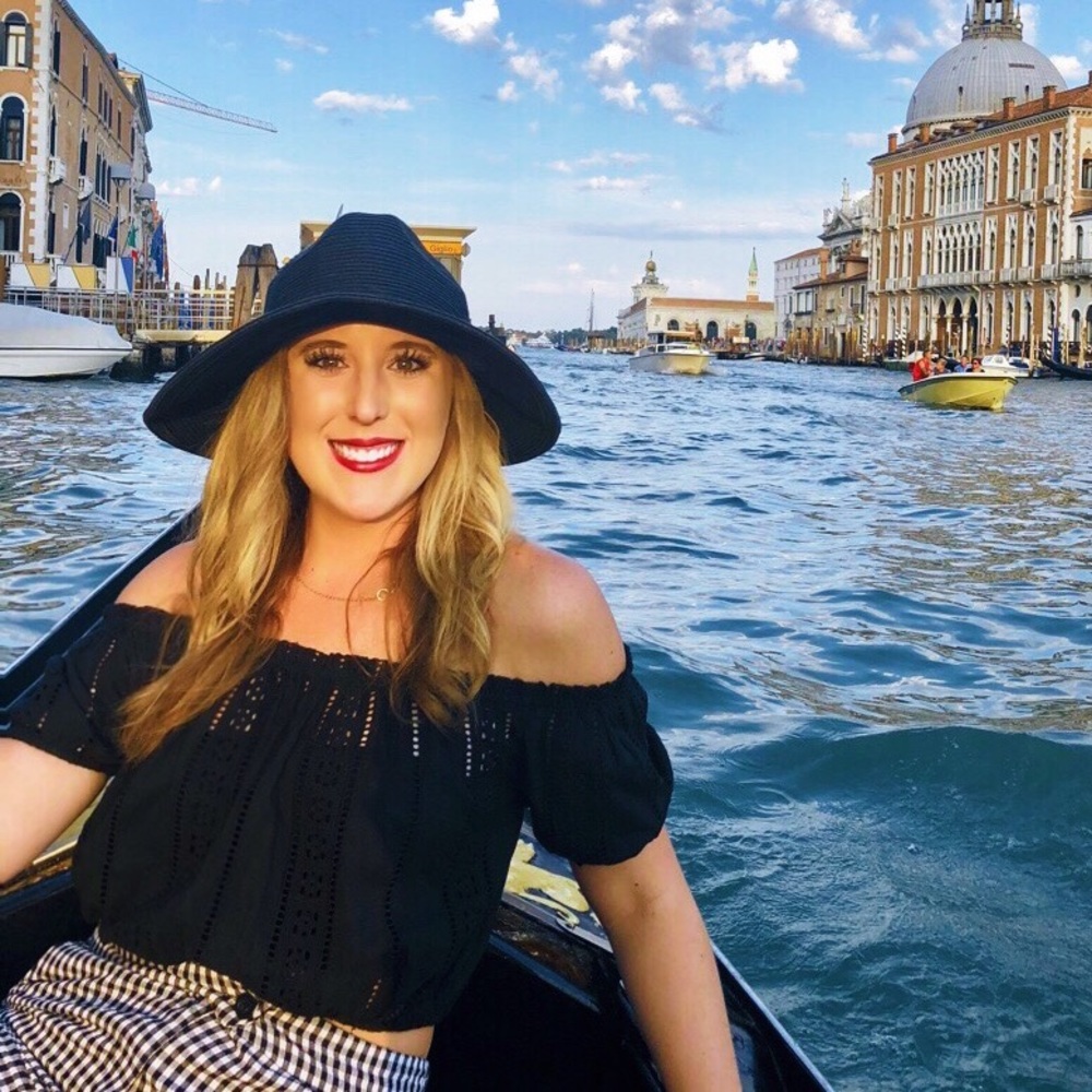 Meet your Posher, Kendra